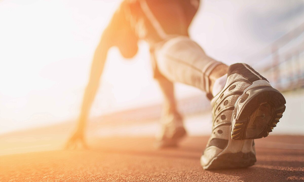 badanie wpływu oxytropin na poprawę wydolności oraz regeneracji u sportowców, analizujące efekty stosowania i korzyści dla treningu i rehabilitacji.